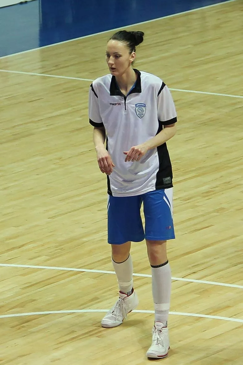 Баскетболистка Екатерина Лисина обладательница самых длинных ног в мире
